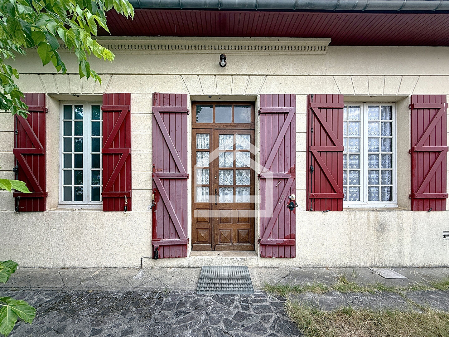 Saint M\u00e9dard en Jalles - Maison \u00e0 r\u00e9nover dans quartier calme proche des commodit\u00e9s